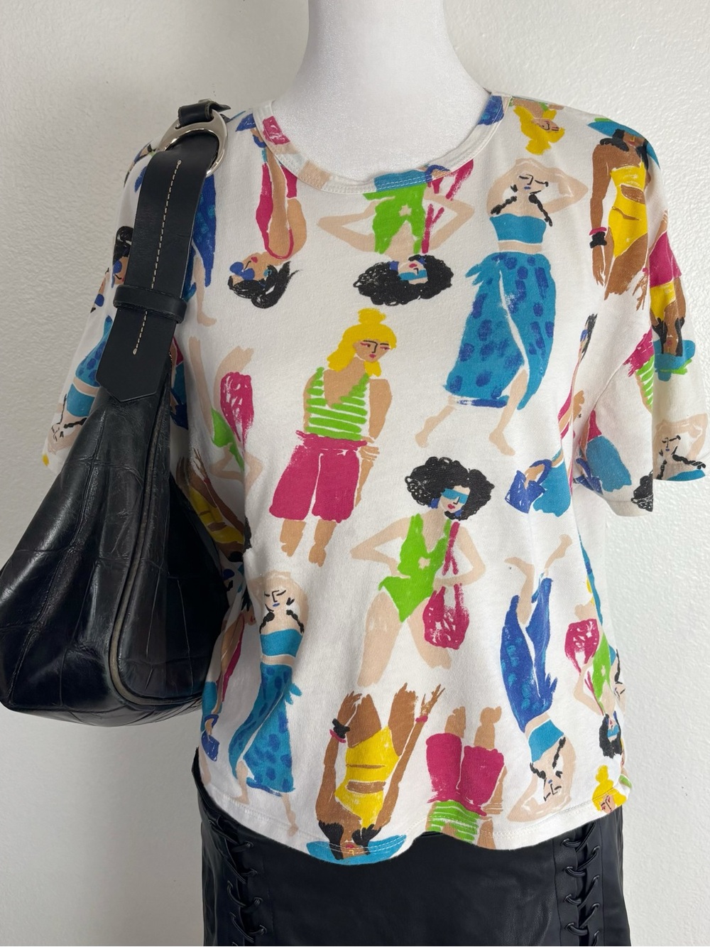 Zara Artsy Beach People Graphic Print Boxy Tee Women’s Medium Abstract Top